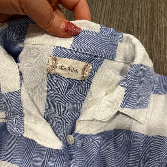 Altar'd State Women's Blue Striped Long Sleeve Button-Down Shirt Size S - Picture 2 of 4